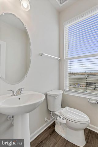 135 PRESIDENTS POINTE AVE, Ranson, WV 25438