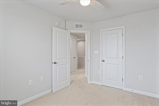 135 PRESIDENTS POINTE AVE, Ranson, WV 25438