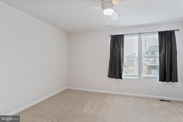 135 PRESIDENTS POINTE AVE, Ranson, WV 25438