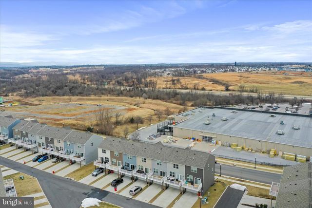 135 PRESIDENTS POINTE AVE, Ranson, WV 25438