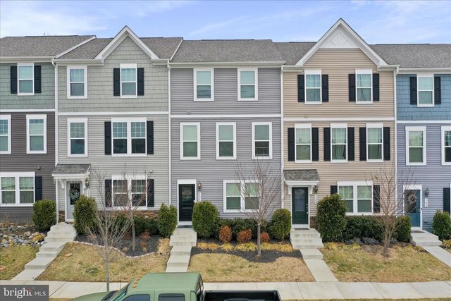 135 PRESIDENTS POINTE AVE, Ranson, WV 25438