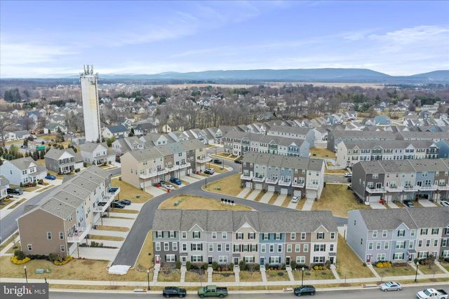 135 PRESIDENTS POINTE AVE, Ranson, WV 25438