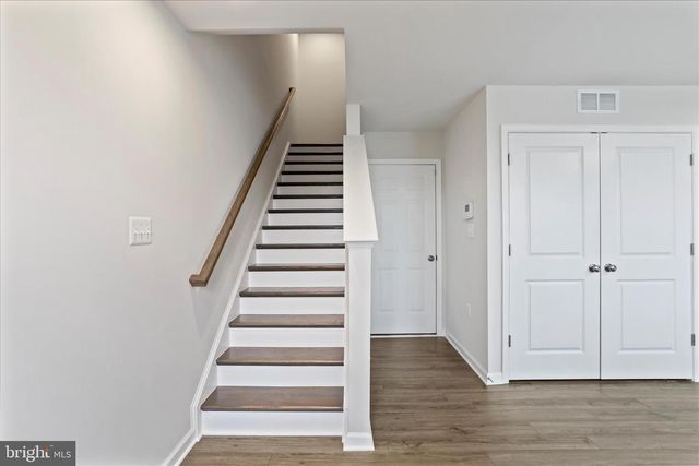 135 PRESIDENTS POINTE AVE, Ranson, WV 25438