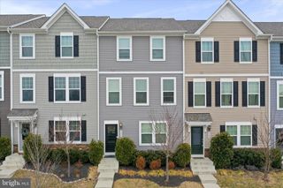 135 PRESIDENTS POINTE AVE, Ranson, WV 25438