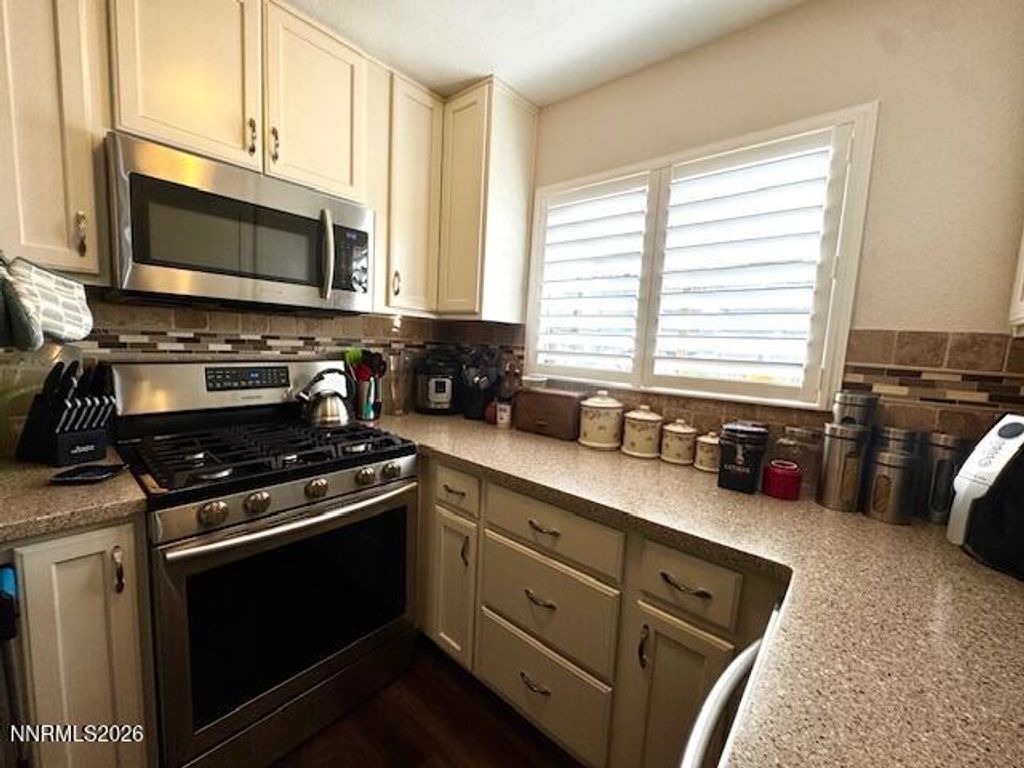 Image 5 of property listing at 2624 Sunny Slope Drive #10, Sparks, NV 89434