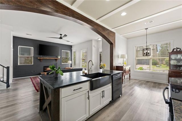 607 Sunflower Drive, Canton, GA 30114
