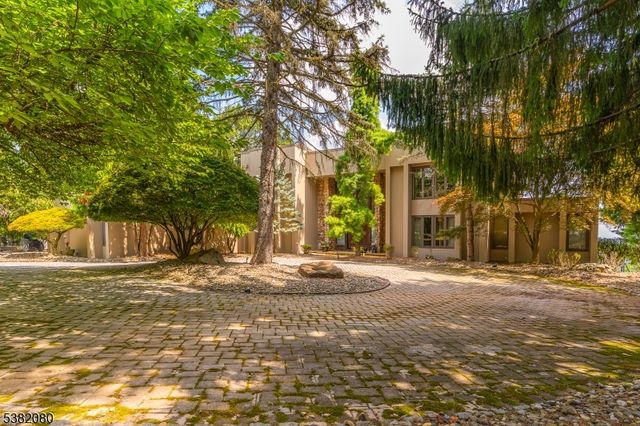 142 Deer Run, Green Brook Twp., NJ 07069