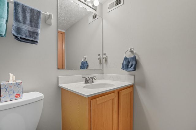 2394 Shelby Lane, Hilliard, OH 43026