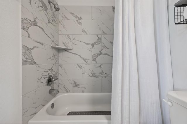 5318 Violet Ridge Drive, Richmond, TX 77469