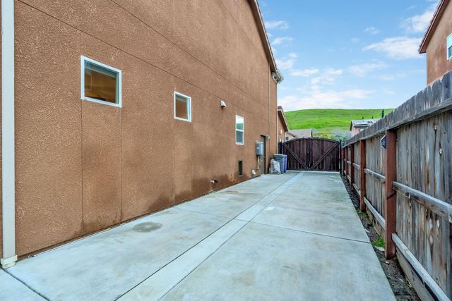 21261 Tramonto Lane, Friant, CA 93626