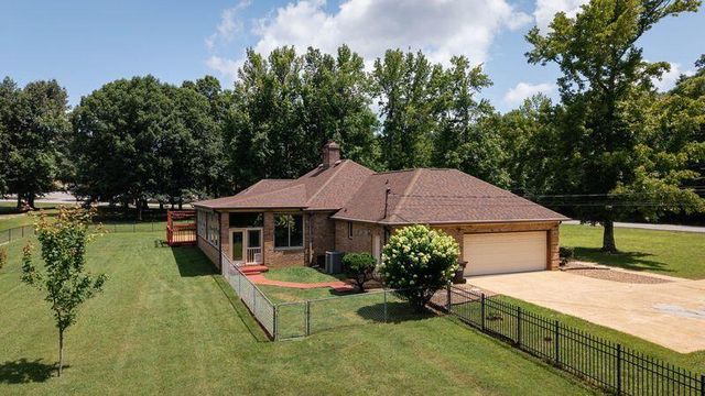 9031 Brow Lake Road, Soddy Daisy, TN 37379