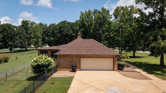 9031 Brow Lake Road, Soddy Daisy, TN 37379