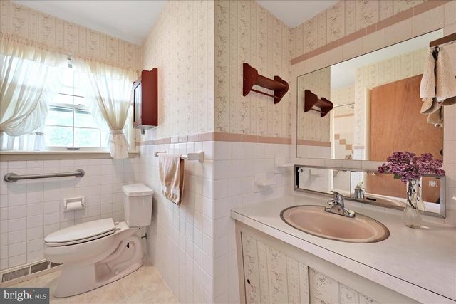 3206 NOLT RD, Lancaster, PA 17601