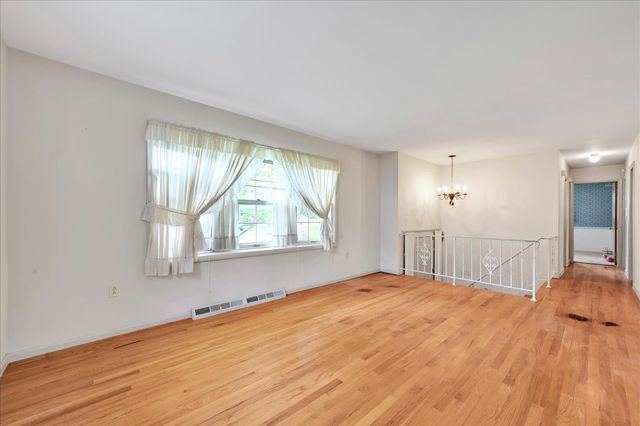 3206 NOLT RD, Lancaster, PA 17601