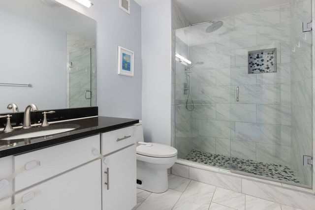 12 Blue Jay Cir 12, Boston, MA 02126