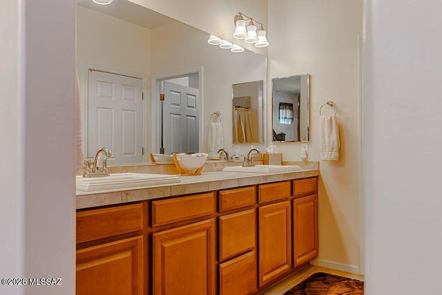 6477 W Wolf Valley Way, Tucson, AZ 85757
