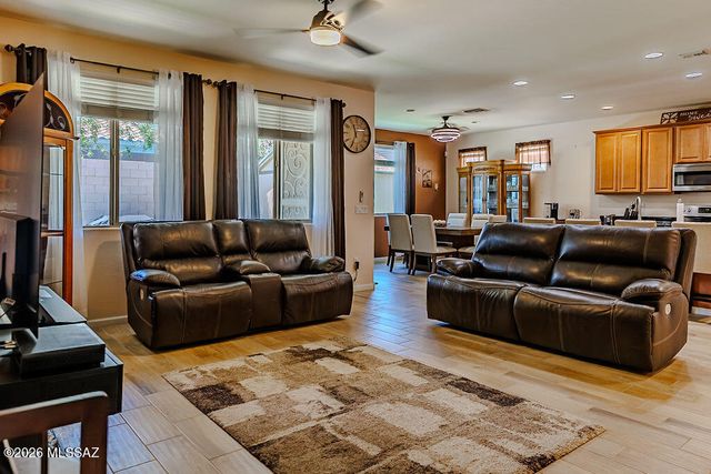 6477 W Wolf Valley Way, Tucson, AZ 85757