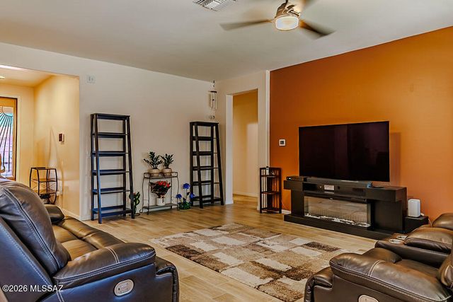 6477 W Wolf Valley Way, Tucson, AZ 85757