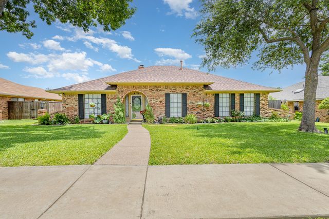 4706 Silverthorn Drive, Mesquite, TX 75150