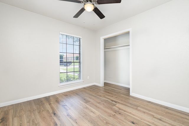 4706 Silverthorn Drive, Mesquite, TX 75150