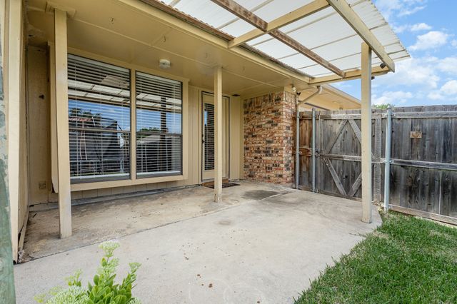 4706 Silverthorn Drive, Mesquite, TX 75150