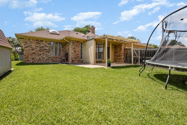4706 Silverthorn Drive, Mesquite, TX 75150