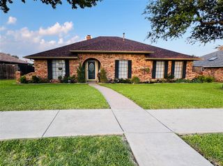 4706 Silverthorn Drive, Mesquite, TX 75150