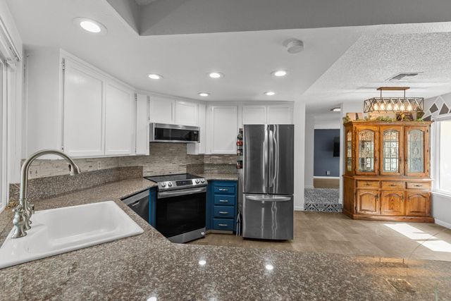 2366 Cheim Blvd, Marysville, CA 95901