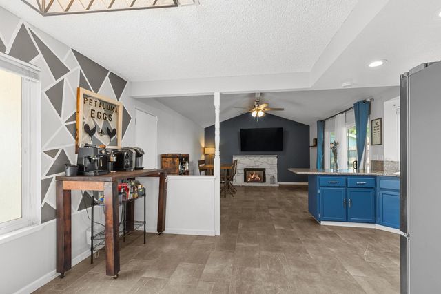 2366 Cheim Blvd, Marysville, CA 95901