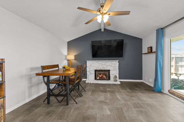 2366 Cheim Blvd, Marysville, CA 95901