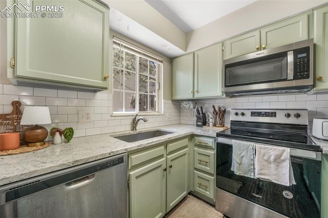 3553 Queen Anne Way, Colorado Springs, CO 80917