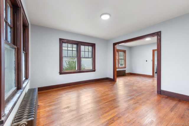 16 Oak Terrace, Suffern, NY 10901
