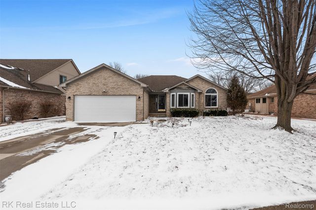 53114 Ridgewood Drive, Chesterfield Township, MI 48051