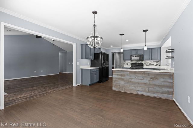 53114 Ridgewood Drive, Chesterfield Township, MI 48051