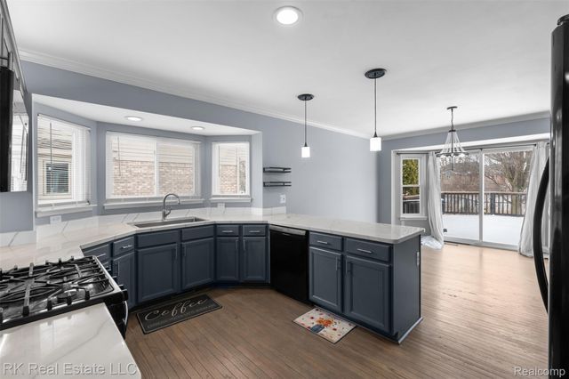 53114 Ridgewood Drive, Chesterfield Township, MI 48051