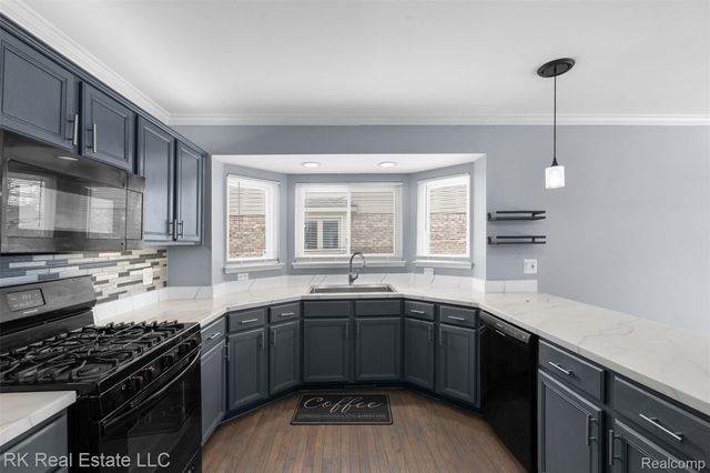 53114 Ridgewood Drive, Chesterfield Township, MI 48051