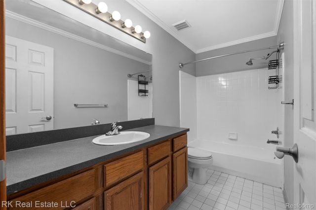 53114 Ridgewood Drive, Chesterfield Township, MI 48051