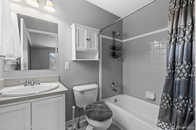 53114 Ridgewood Drive, Chesterfield Township, MI 48051