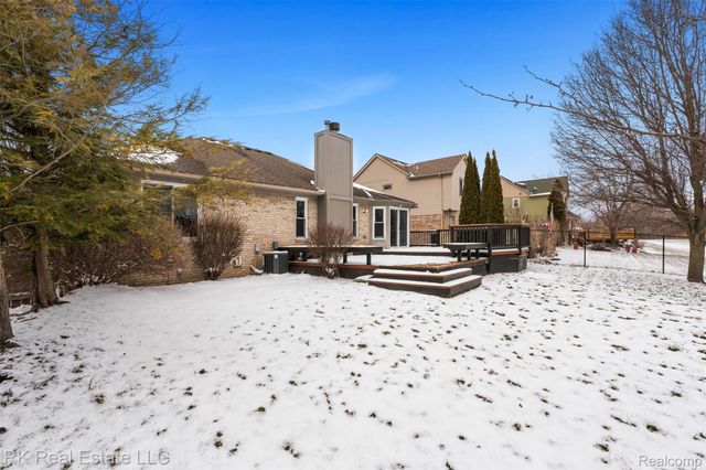 53114 Ridgewood Drive, Chesterfield Township, MI 48051