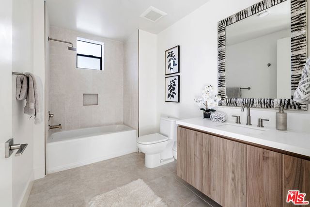 3651 Regal Place 303, Los Angeles, CA 90068