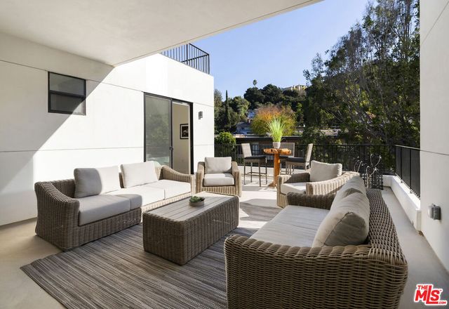 3651 Regal Place 303, Los Angeles, CA 90068