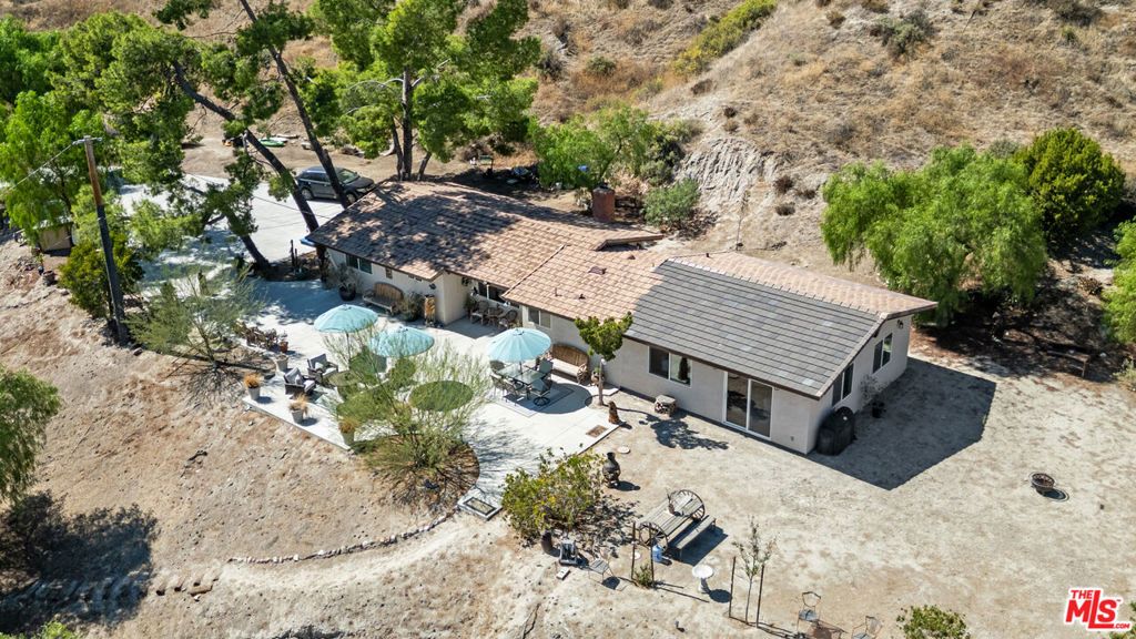 30325 N Brandywine Canyon Road, Canyon Country, CA 91351 — exterior