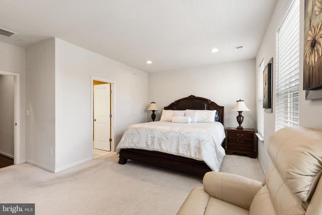 510 HARBORVIEW DR, National Harbor, MD 20745