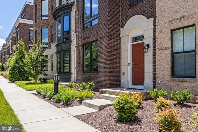 510 HARBORVIEW DR, National Harbor, MD 20745