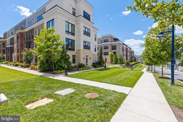 510 HARBORVIEW DR, National Harbor, MD 20745