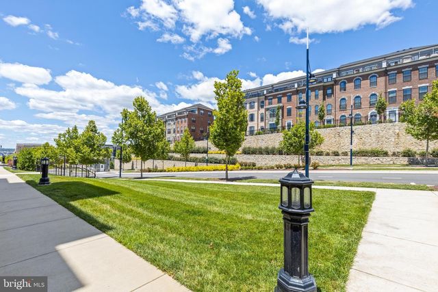 510 HARBORVIEW DR, National Harbor, MD 20745
