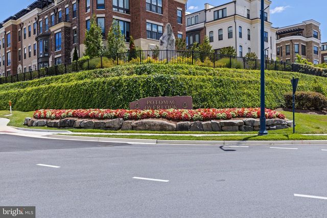 510 HARBORVIEW DR, National Harbor, MD 20745