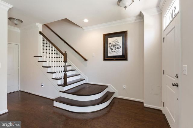 510 HARBORVIEW DR, National Harbor, MD 20745