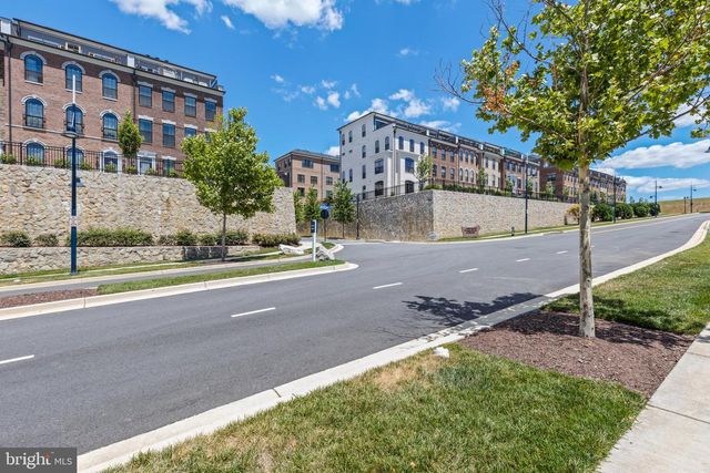 510 HARBORVIEW DR, National Harbor, MD 20745