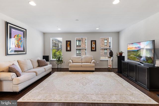510 HARBORVIEW DR, National Harbor, MD 20745